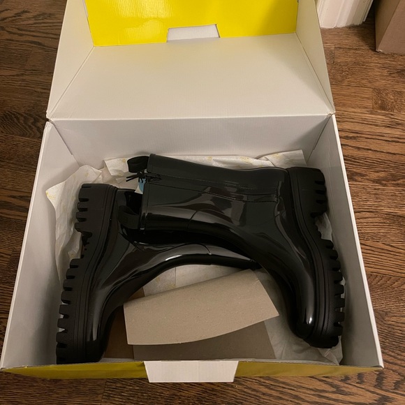 Brand new lemon jelly rain/waterproof boot - Picture 2 of 4